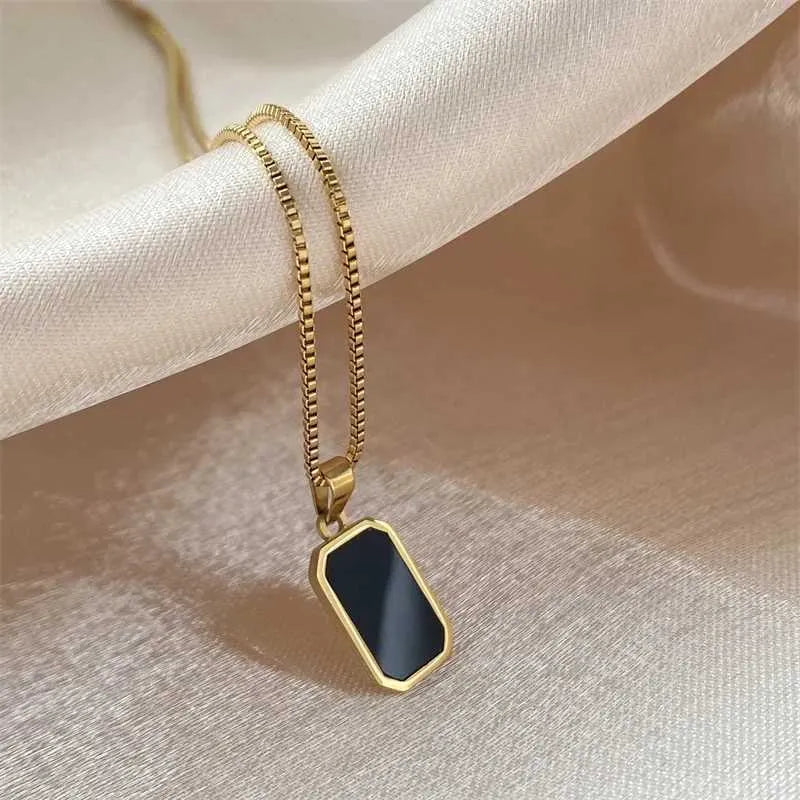 Minimalist Gold Rectangular Pendant Necklace – Black Stone Stainless Steel Chain for Women